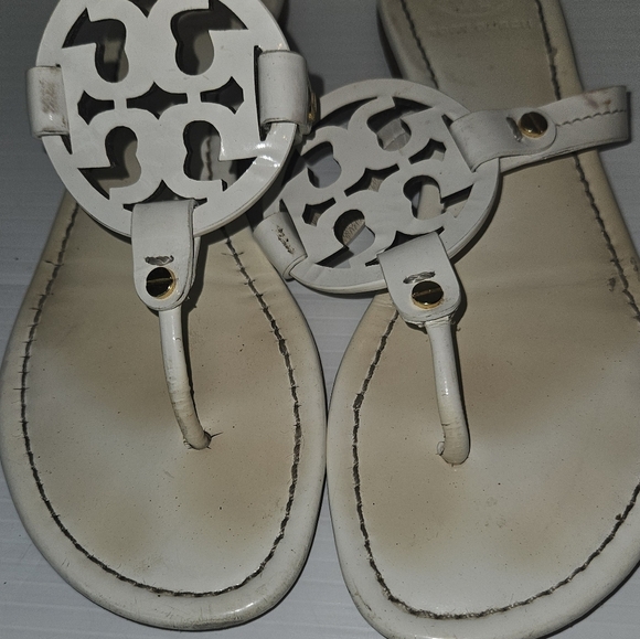 Tory Burch Miller Sandals | Size 8 | Ivory Patent Leather - Picture 5 of 8